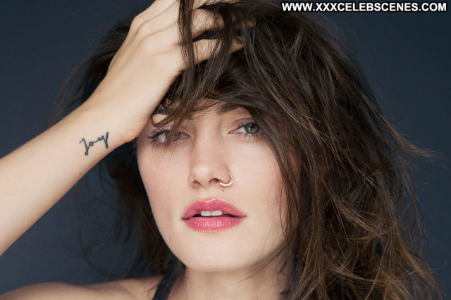 Phoebe Tonkin No Source  Beautiful Piercings Celebrity Babe Posing