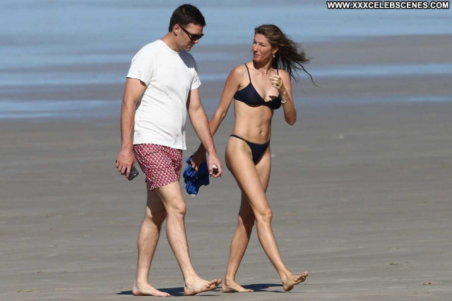 Gisele Bundchen The Beach Beautiful Paparazzi Babe Posing Hot