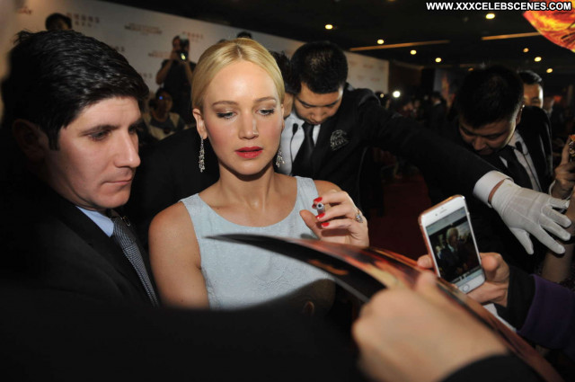 Jennifer Lawrence The Hunger Games Posing Hot Celebrity Paparazzi