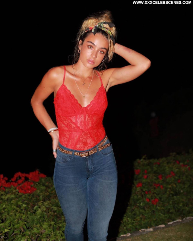 Sommer Ray No Source Beautiful Celebrity Babe Posing Hot Paparazzi
