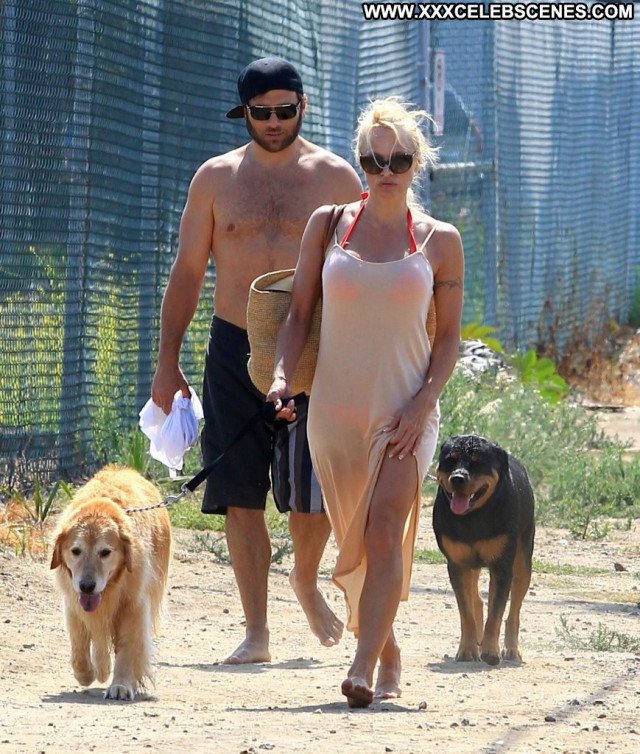 Pamela Anderson No Source Malibu Beautiful Babe Posing Hot Paparazzi