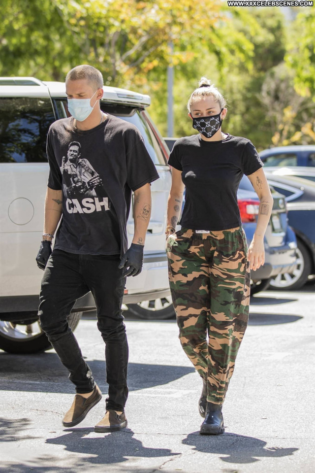 Miley Cyrus No Source  Celebrity Paparazzi Babe Beautiful Posing Hot