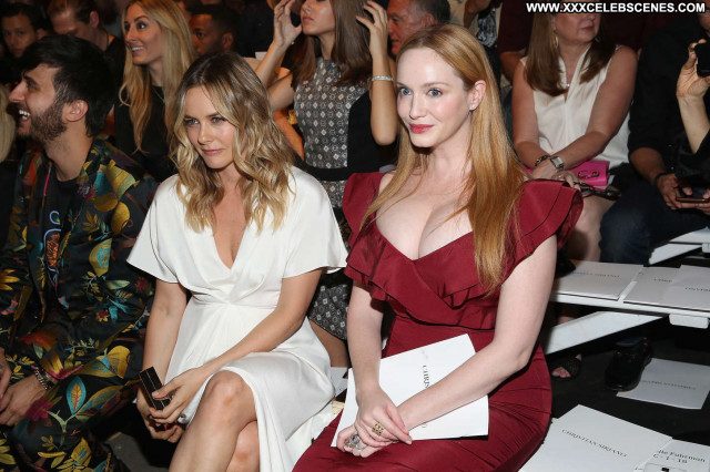 Christina Hendricks Fashion Show Paparazzi Beautiful Babe Nyc Posing