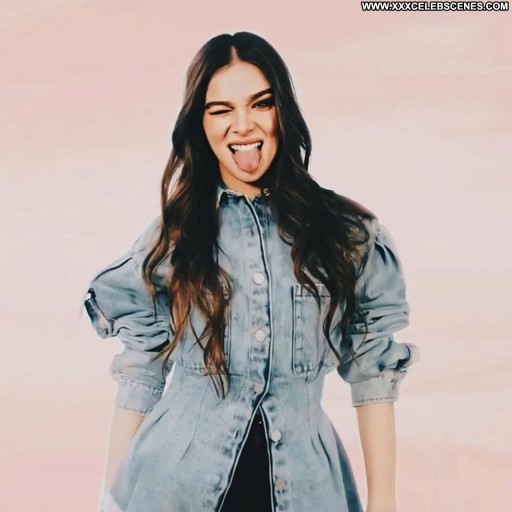 Hailee Steinfeld Celebrity Sexy Babe Posing Hot Beautiful Straight