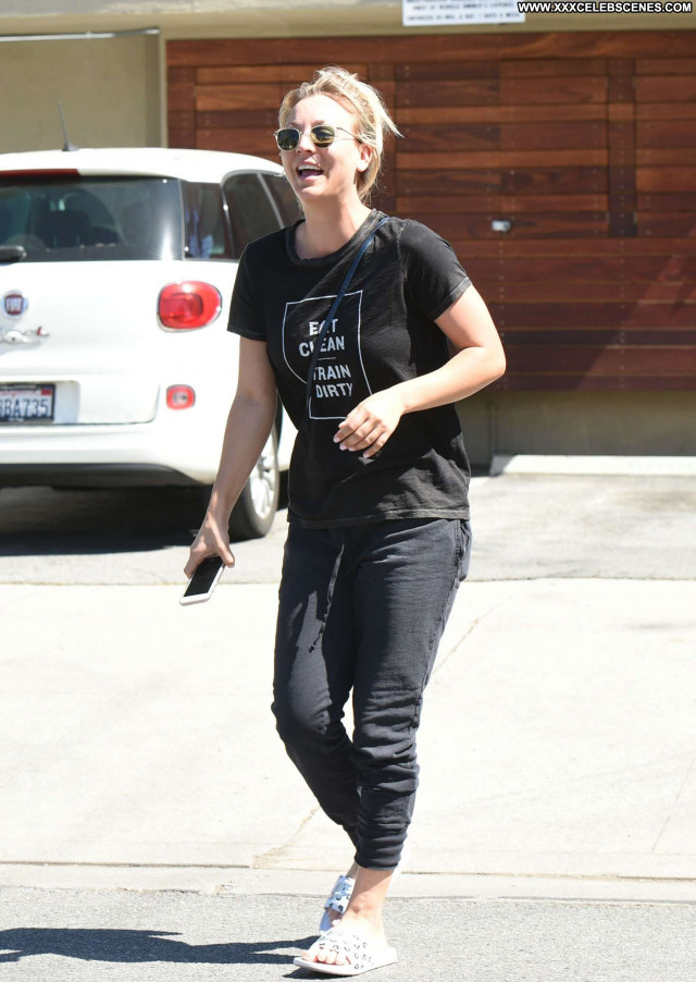 Kaley Cuoco Los Angeles Los Angeles Babe Beautiful Paparazzi Posing