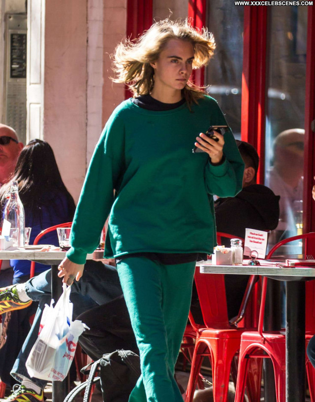 Cara Delevingne New York Babe Posing Hot New York Paparazzi Celebrity