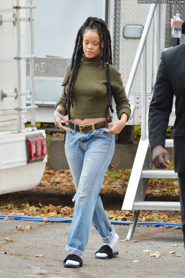 Rihanna No Source Babe Posing Hot Celebrity Beautiful Paparazzi