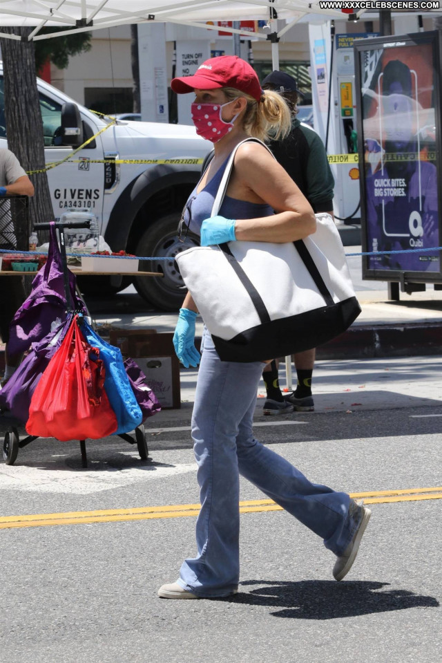 Donna Derrico Farmers Market In La Posing Hot Celebrity Babe