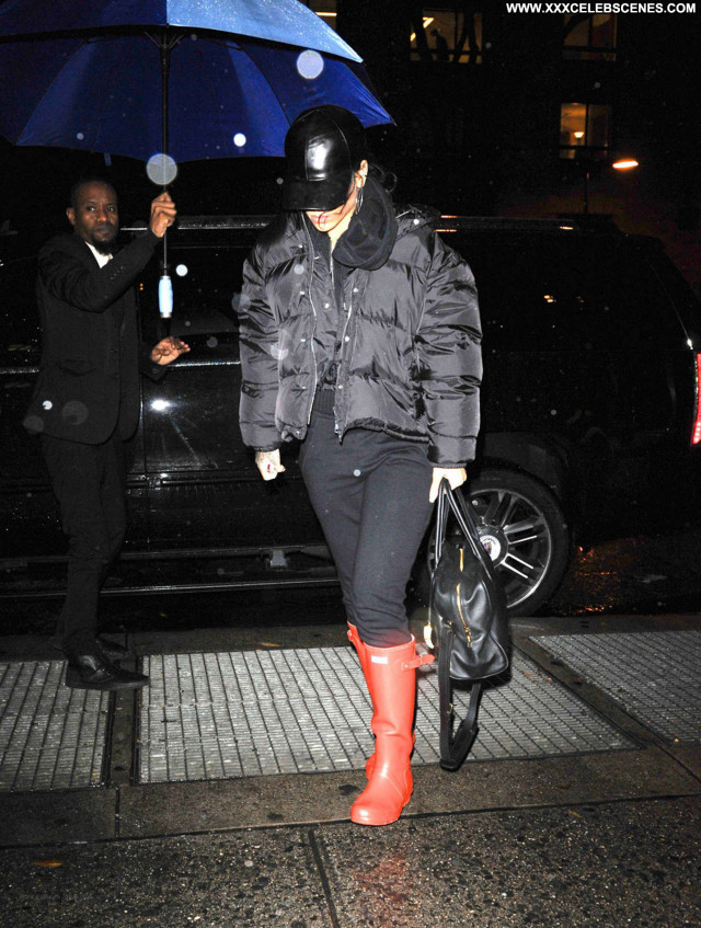 Rihanna No Source Beautiful Paparazzi Posing Hot Celebrity Babe