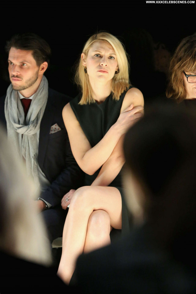 Claire Danes Fashion Show Celebrity Posing Hot Fashion Nyc Paparazzi
