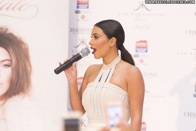 Kim Kardashian Babe Fat Posing Hot Beautiful Paparazzi