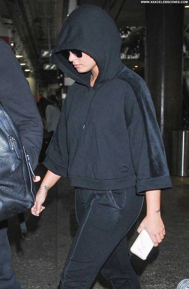 Demi Lovato Lax Airport Beautiful Lax Airport Angel Los Angeles