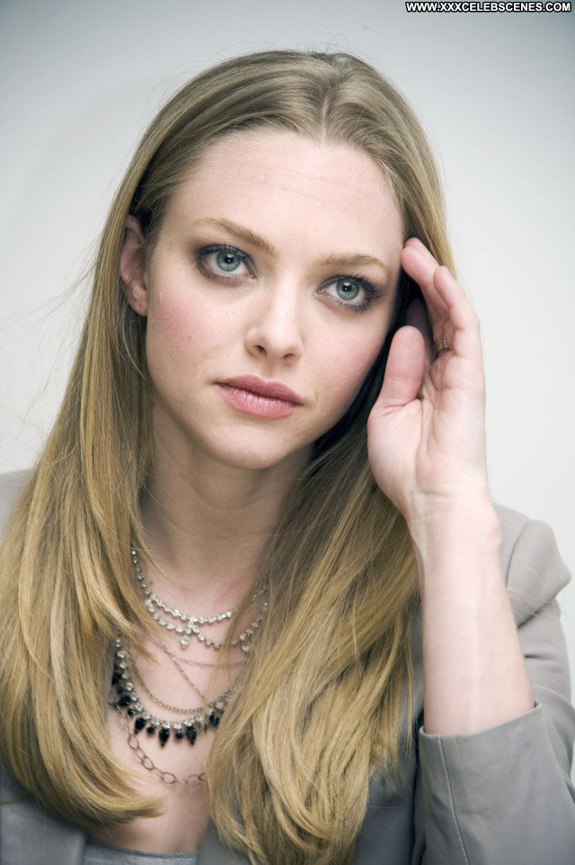 Amanda Seyfried No Source Celebrity Babe Sexy Beautiful Posing Hot