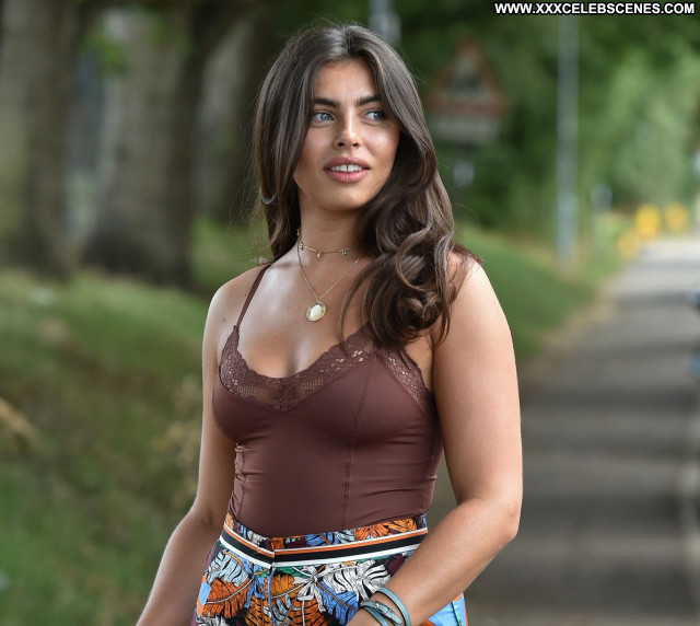 Francesca Allen No Source  Sexy Posing Hot Babe Beautiful Celebrity