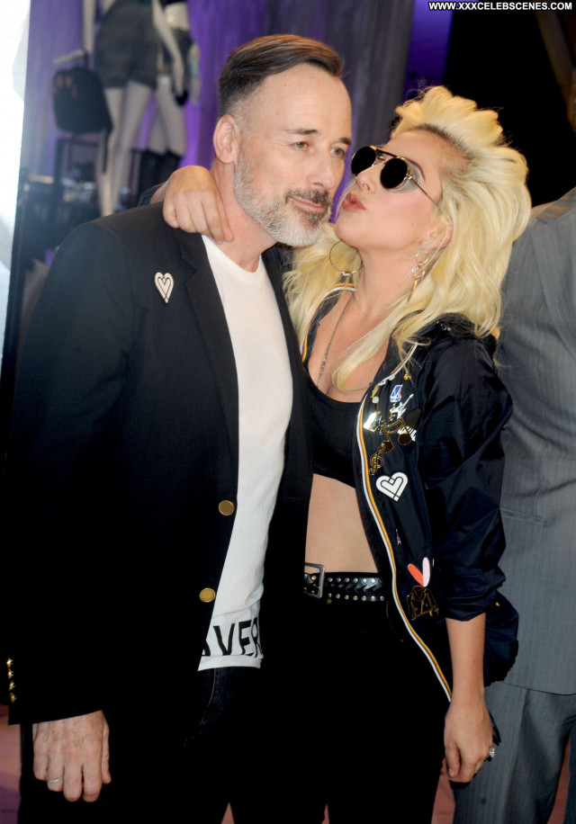 Lady Gaga New York Paparazzi Posing Hot Gag Celebrity Beautiful Bra