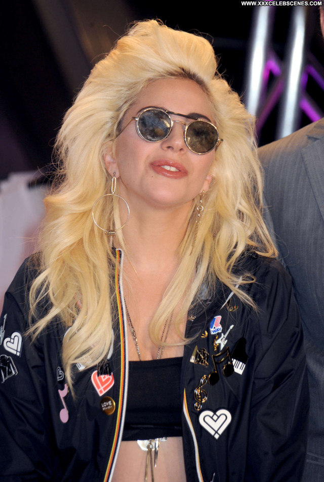 Lady Gaga New York Bra Babe New York Celebrity Beautiful Gag Posing