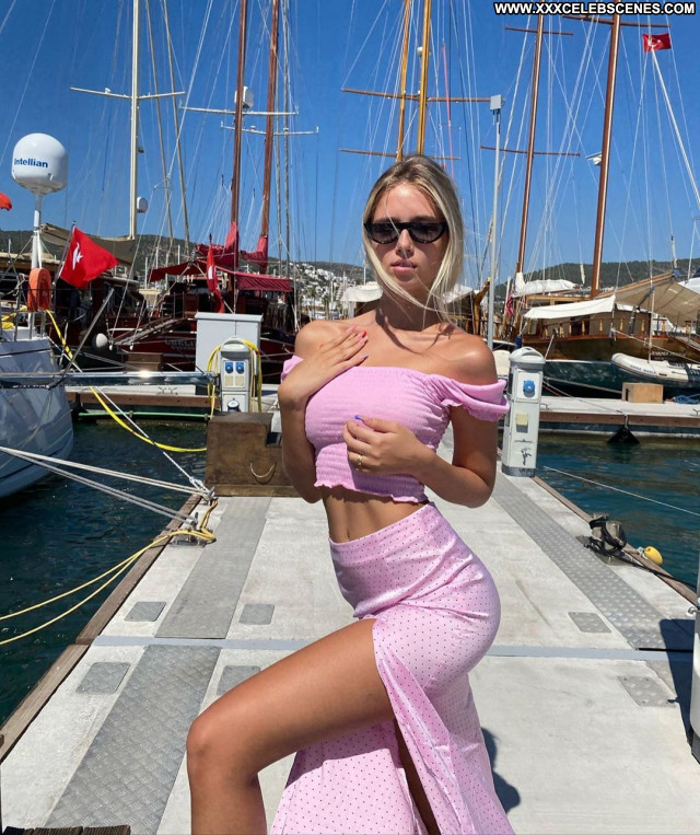 Polina Malinovskaya No Source Posing Hot Beautiful Babe Celebrity Sexy