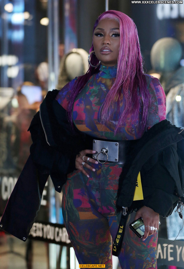 Nicki Minaj No Source Braless Bra Celebrity See Through Posing Hot