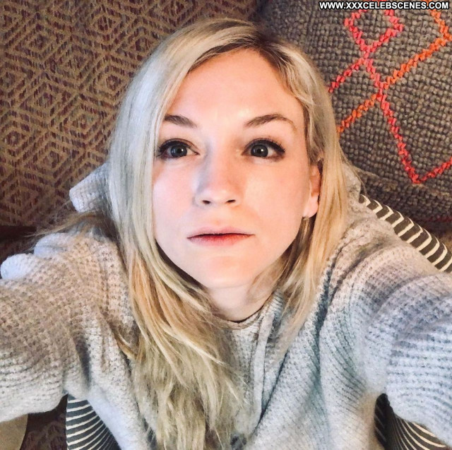 Emily Kinney No Source Sexy Beautiful Celebrity Babe Posing Hot