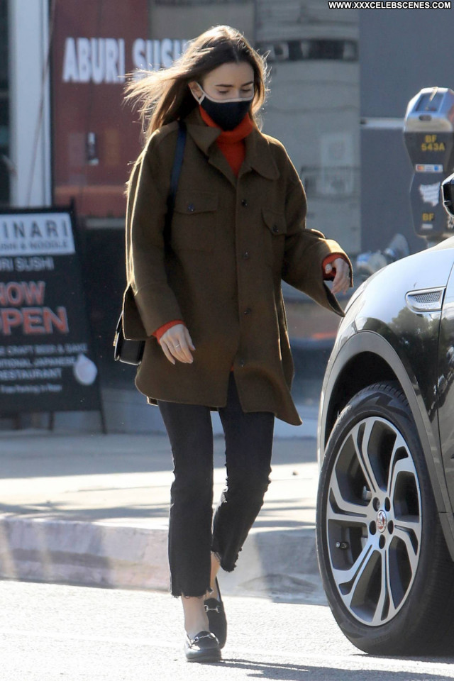 Lily Collins West Hollywood Beautiful Celebrity Babe Paparazzi Posing