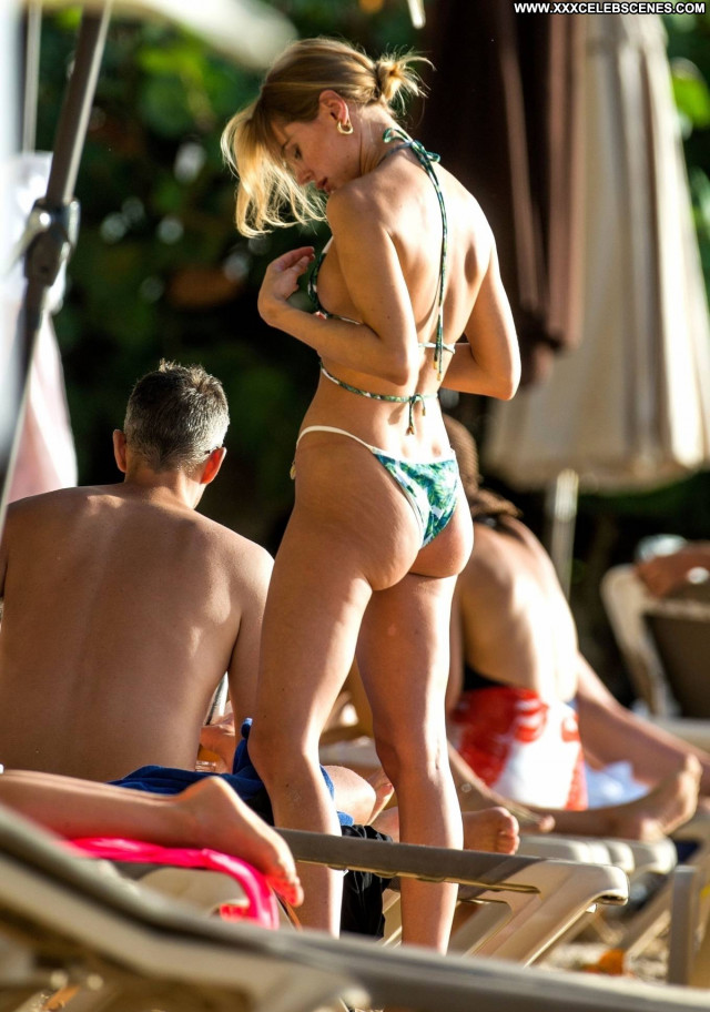 Kimberley Garner The Beach Posing Hot Beautiful Paparazzi Celebrity