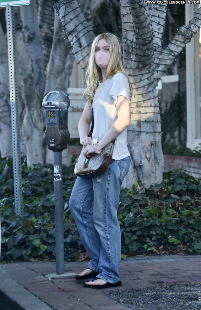 Elle Fanning West Hollywood  Posing Hot Babe Beautiful Paparazzi