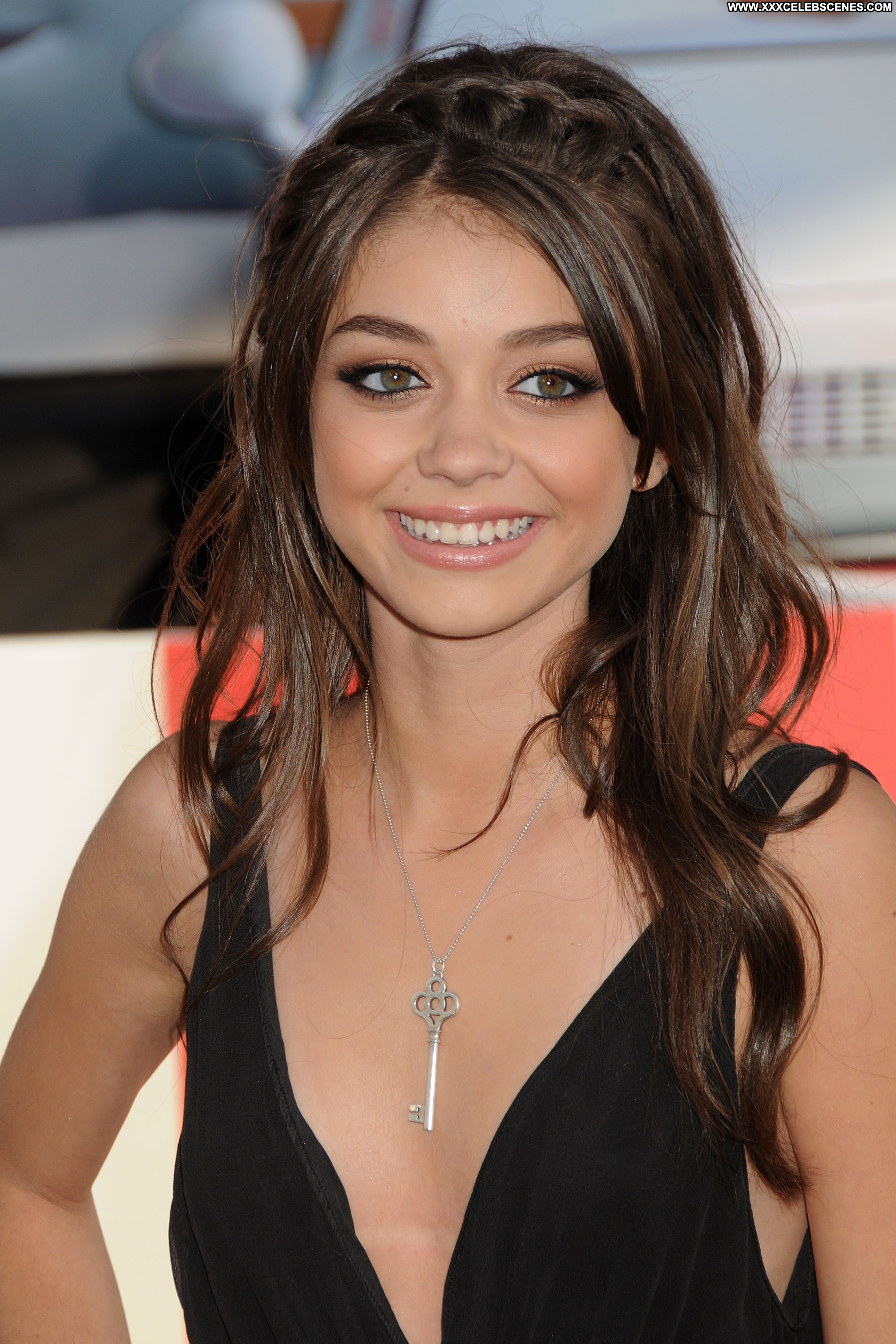 Sarah Hyland Posing Hot Hollywood Babe Celebrity Beautiful