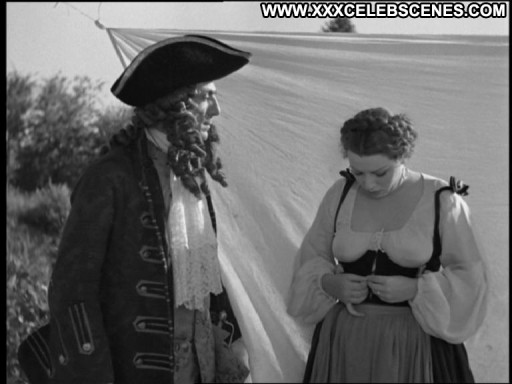 Leda Gloria Posing Hot Beautiful Babe Celebrity Straight